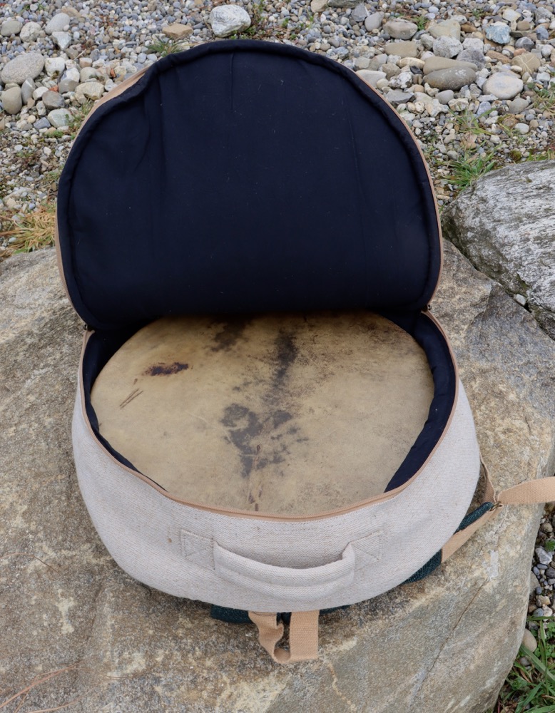 Trommeltasche Hanf mit Rucksackgurten 40 bis 43 cm 