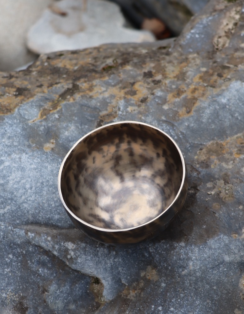 Klangschale Vollmond  10  cm inkl. Schlägel und Kissen