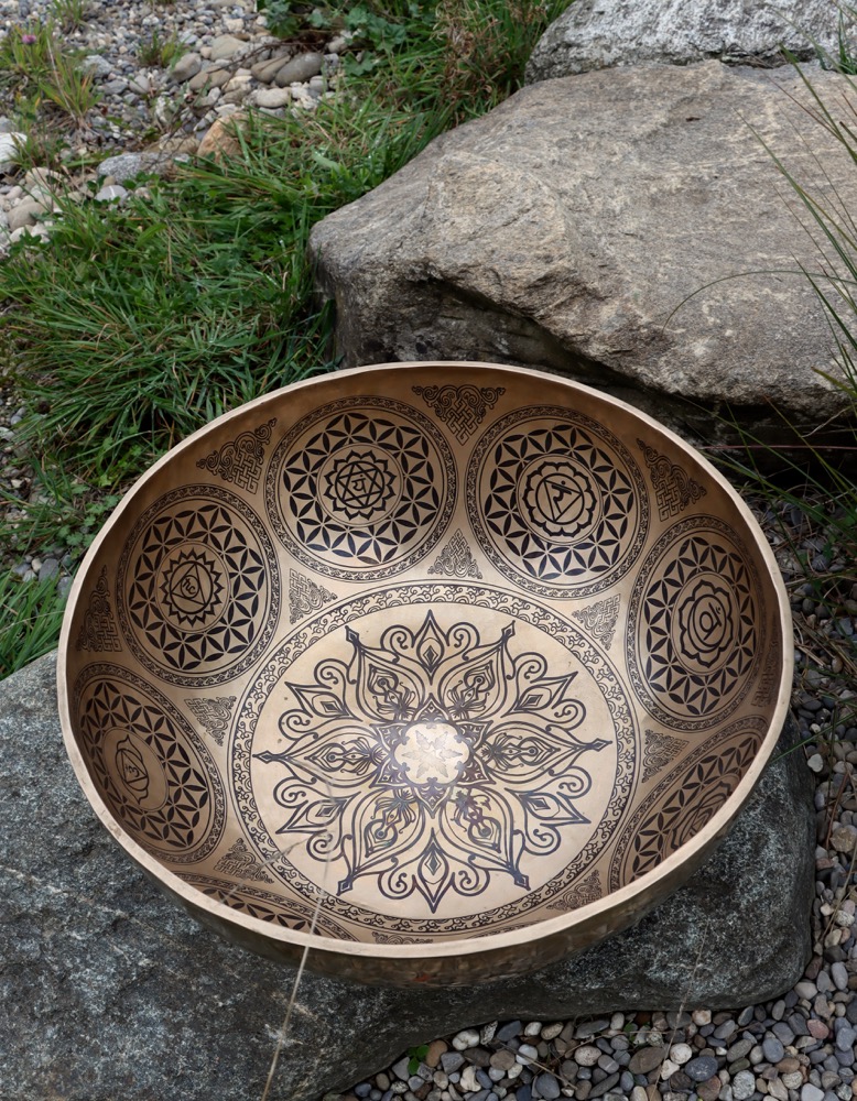 Fussklangschale graviert 52 cm inkl. Schlägel und Kissen 