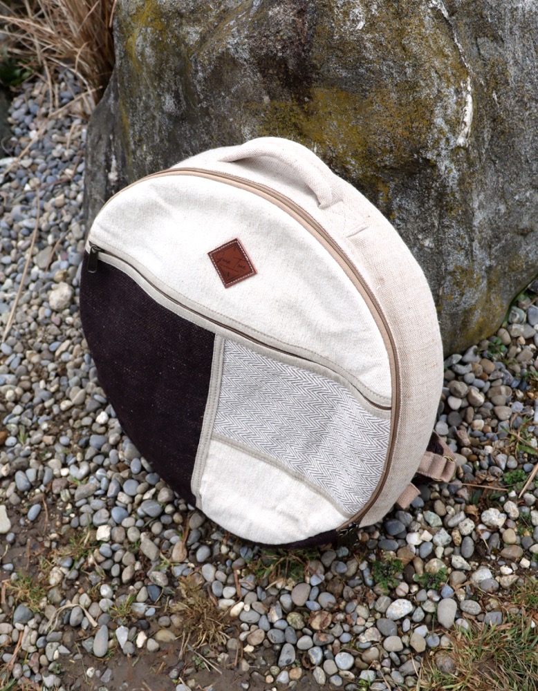 Trommeltasche Hanf mit Rucksackgurten 35-37 cm