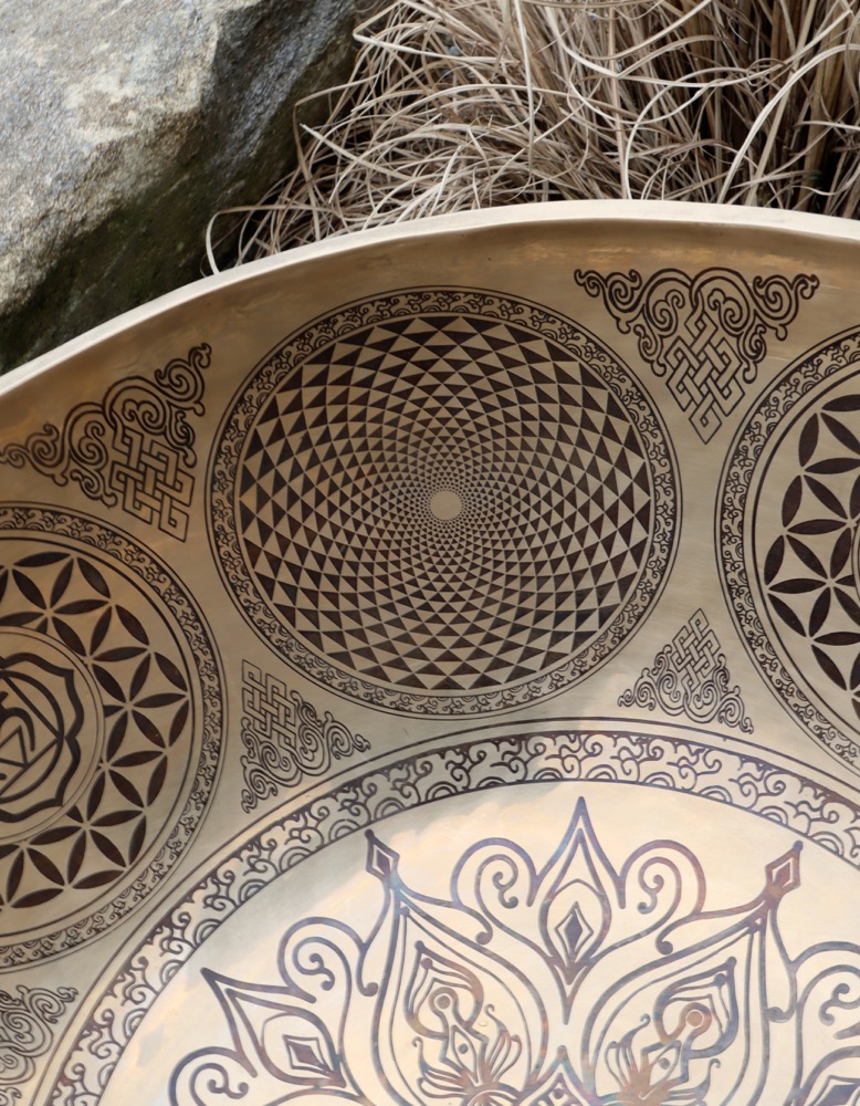 Fussklangschale VENUS Blume des Lebens  46 cm inkl. Schlägel und Kissen 