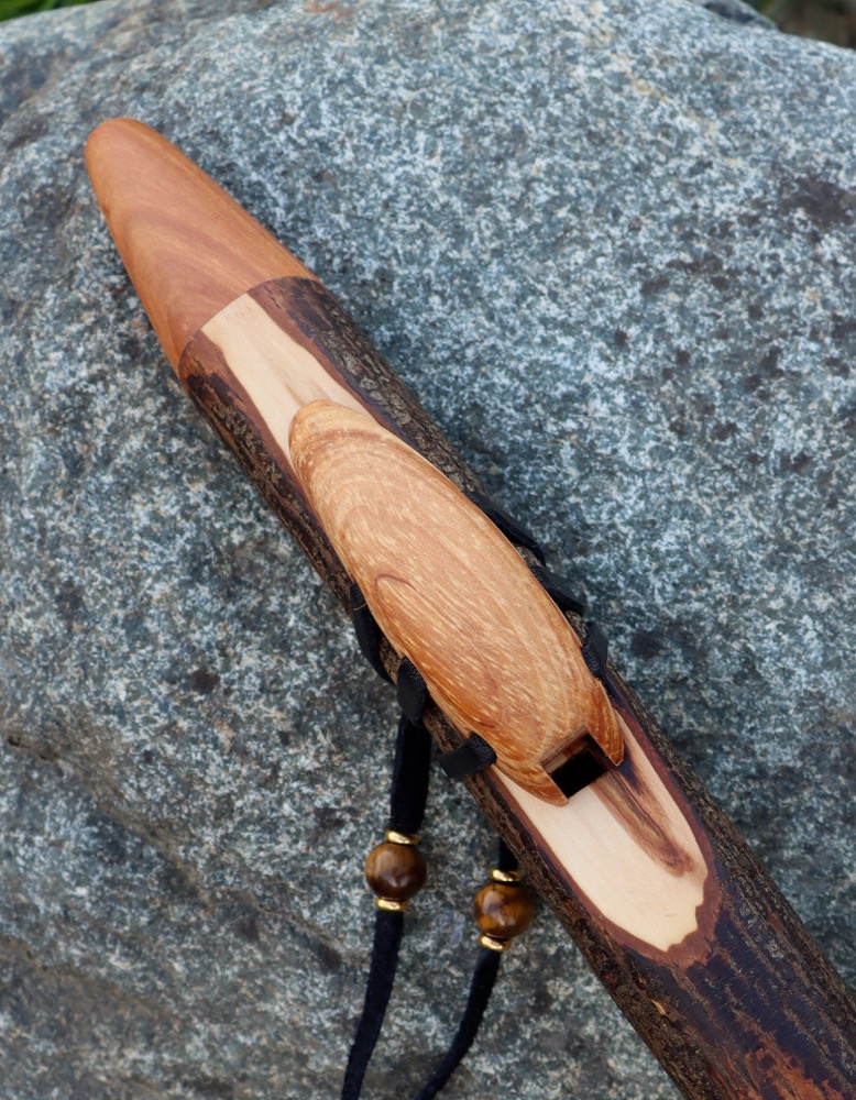 Gebetsflöte Hartriegel a Flöte  Tiger eye 432 hz