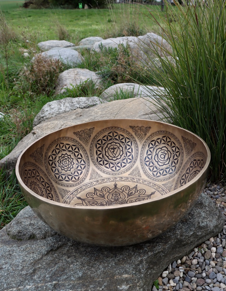Fussklangschale graviert 52 cm inkl. Schlägel und Kissen 