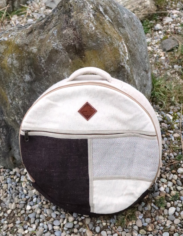 Trommeltasche Hanf mit Rucksackgurten 35-37 cm