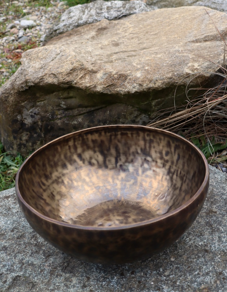 Klangschale Vollmond Neptun 27 cm inkl. Schlägel und Kissen