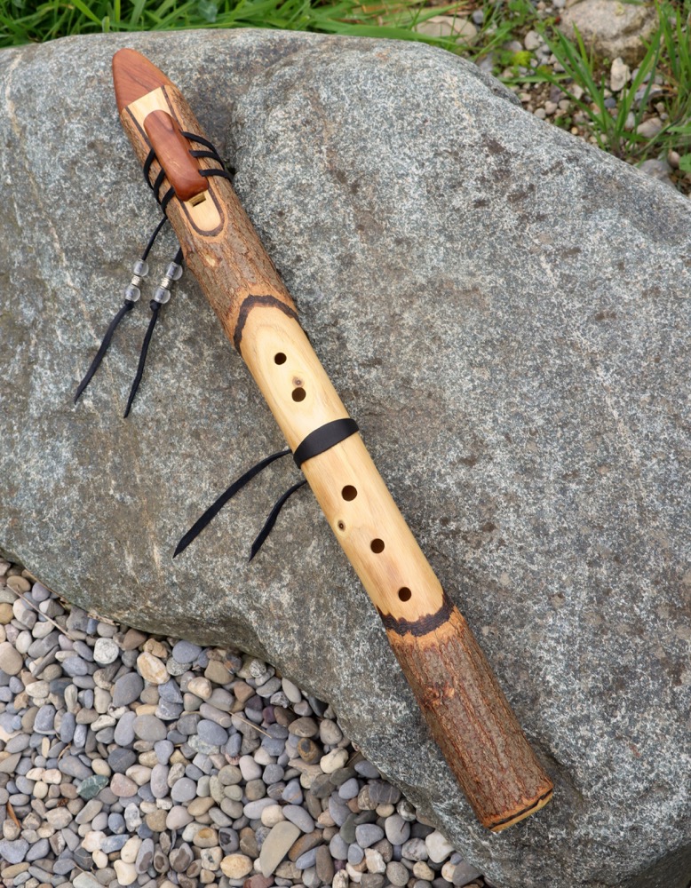 Gebetsflöte Holunder D Flöte 432 Bergkristall