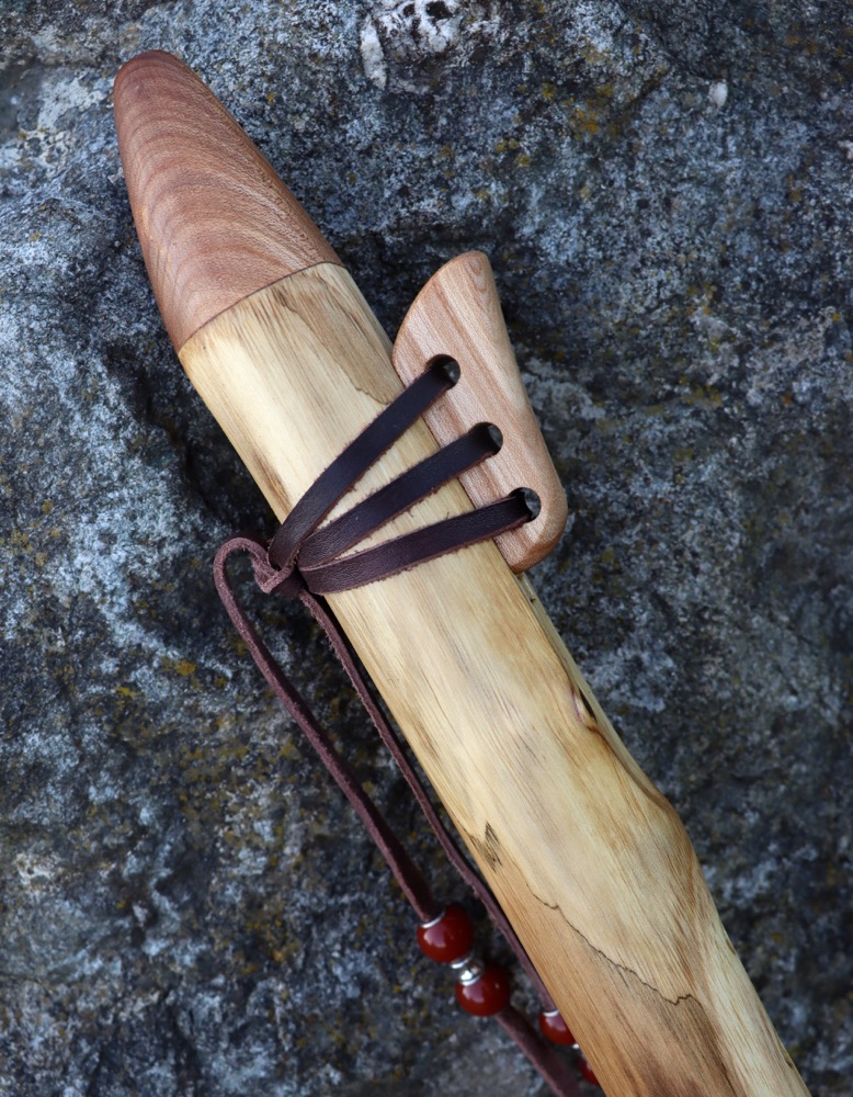 Gebetsflöte Holunder rote Achatkugeln g moll 432 hz