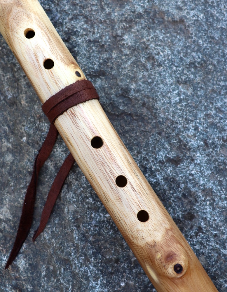 Gebetsflöte Holunder rote Achatkugeln g moll 432 hz