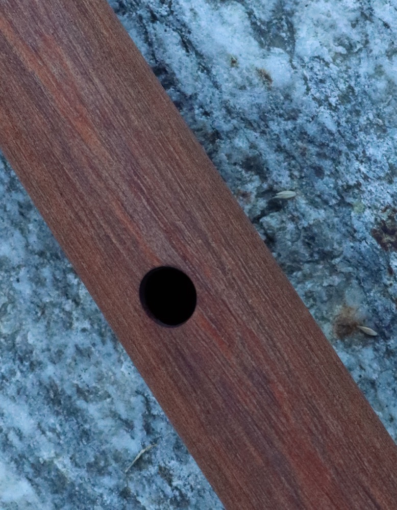 Pentatonische Flöte aus  Zedernholz Dur  Bass D 432 hz 