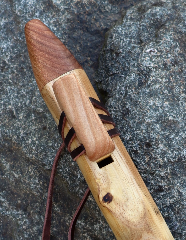 Gebetsflöte Holunder rote Achatkugeln g moll 432 hz