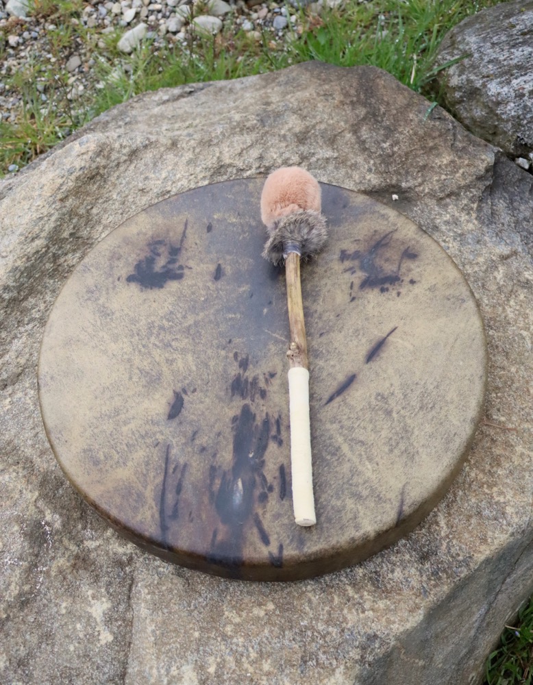 Erdentrommel Neumond März 26 Rothirsch Bulle 45 cm