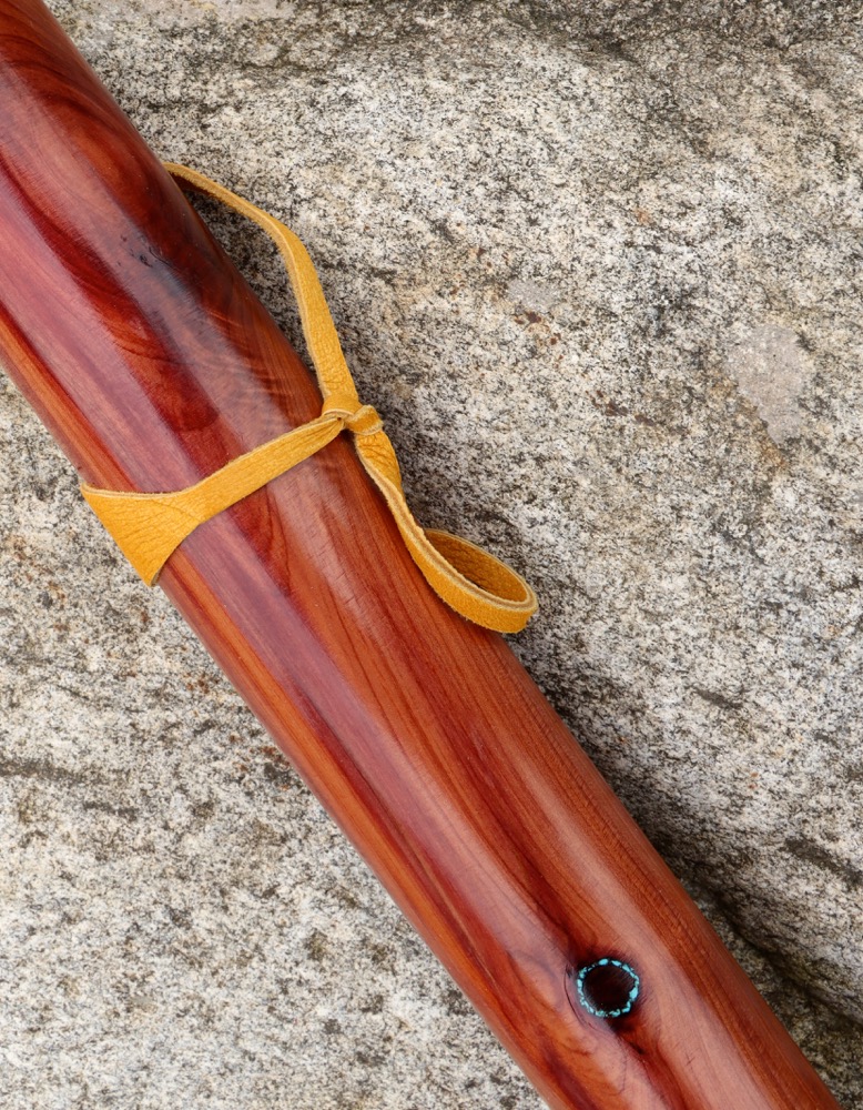 native american flute Bass D moll aromatic Zeder 