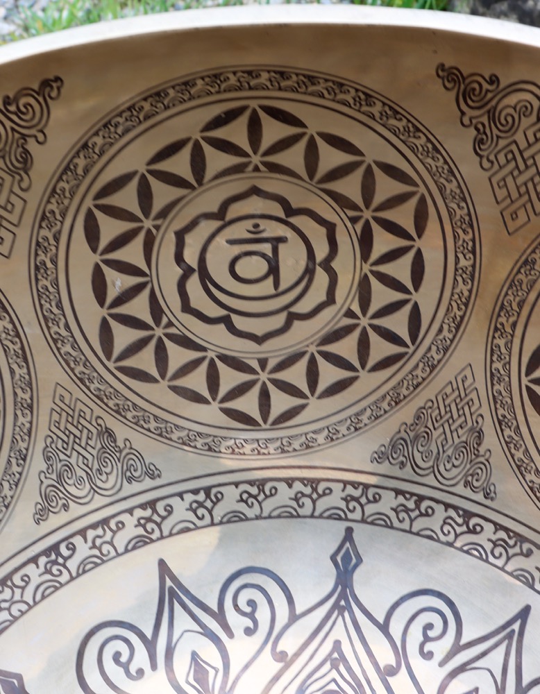 Fussklangschale VENUS Blume des Lebens  46 cm inkl. Schlägel und Kissen 