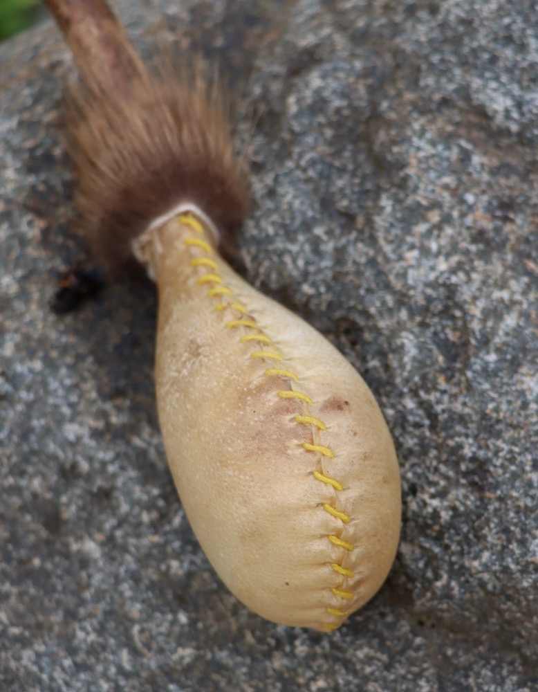 Schamanische Hautrassel klein Hirschgeweih 