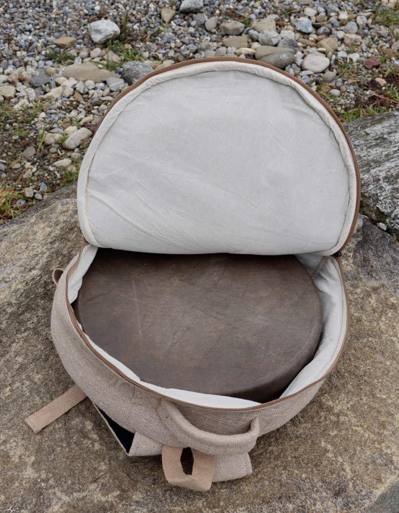 Trommeltasche Hanf mit Rucksackgurten 35-37 cm