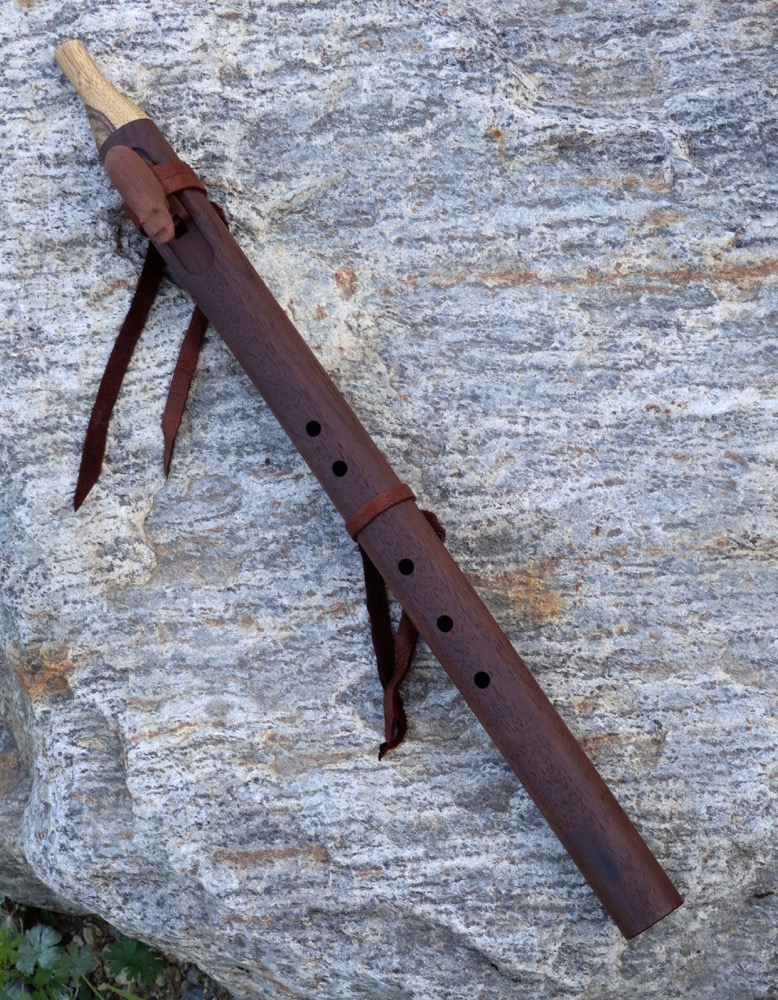 native american flute "Bärenkraft" Schwarznuss E 432 hz 