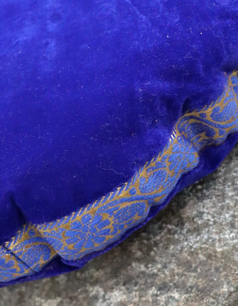 Fussklangschale graviert OM Tageston 48 cm  inkl. Schlägel und Kissen