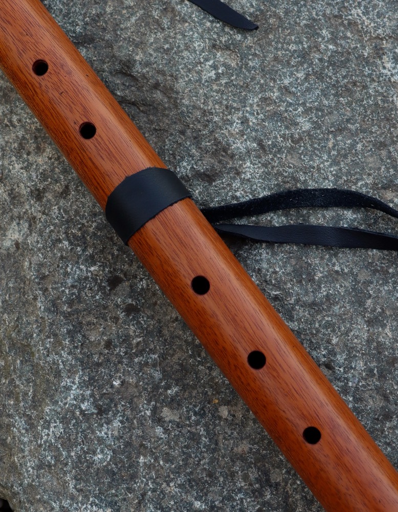 native american flute D moll 432 hz Mahagoni Habicht