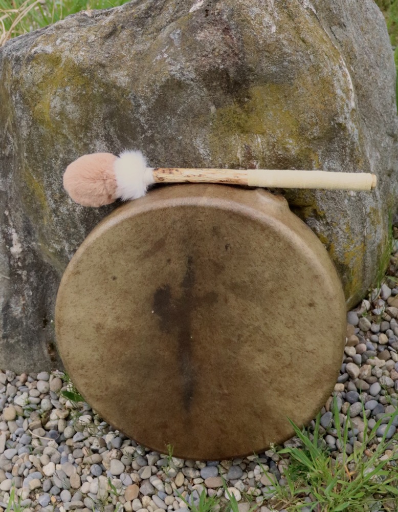 Edelsteintrommel Vollmond April 26 Rothirsch Bulle 35 cm