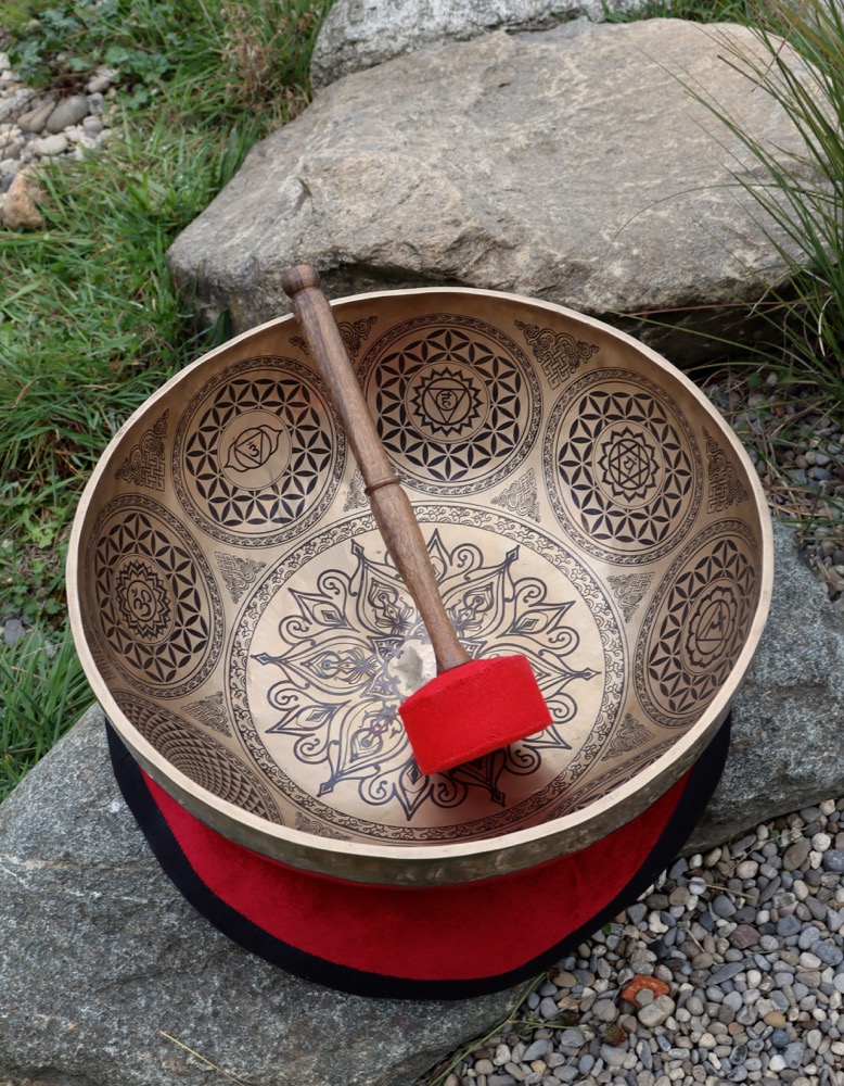 Fussklangschale graviert 52 cm inkl. Schlägel und Kissen 