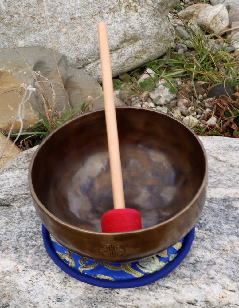 Klangschale Vollmond Mond Sid 17 cm inkl. Schl. und Kissen 