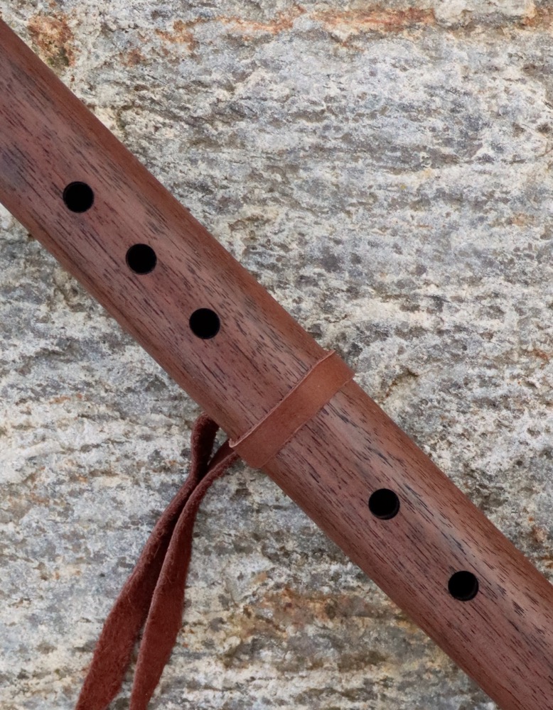 native american flute Schwarznuss Bison G 432 hz