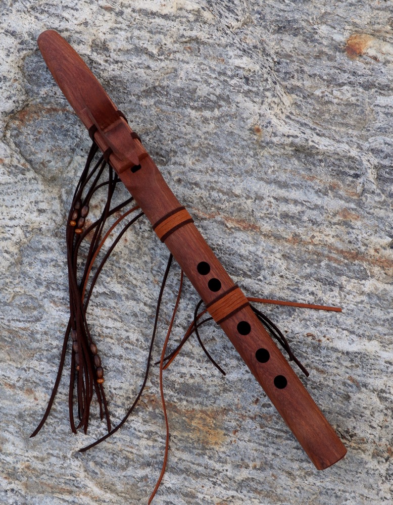  native american flute Zeder Kolibri B  440 hz 