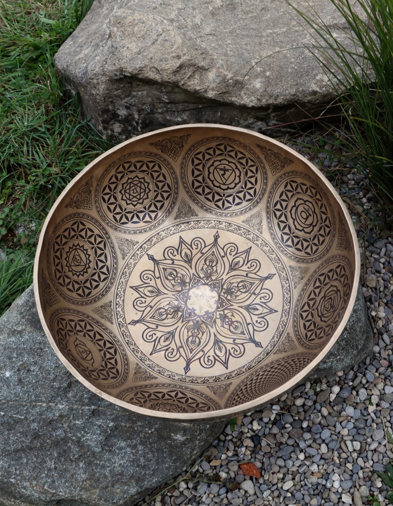 Fussklangschale graviert 52 cm inkl. Schlägel und Kissen 