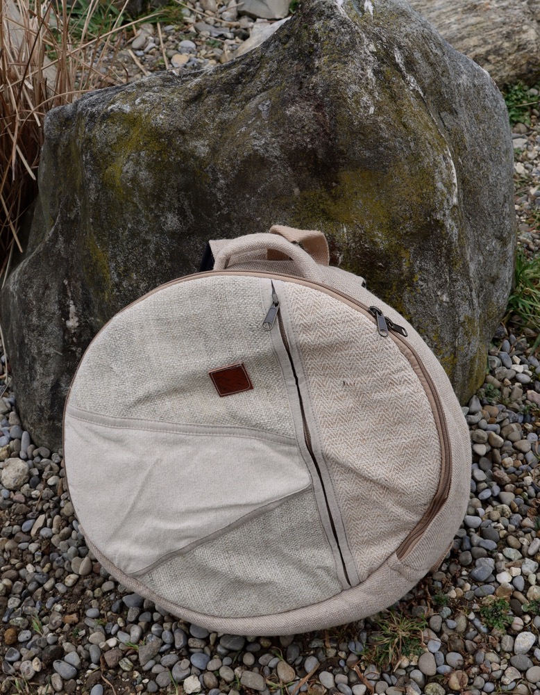 Trommeltasche Hanf mit Rucksackgurten 35-37 cm