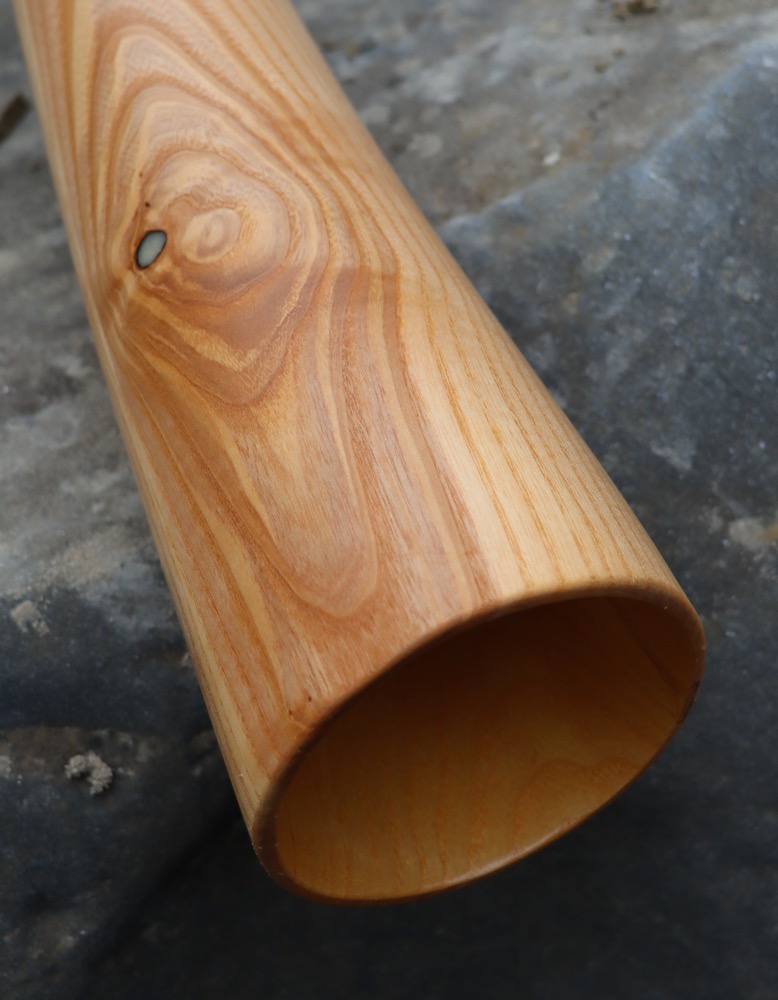Didgeridoo Highend aus schweizer Eschenholz E 152 cm 