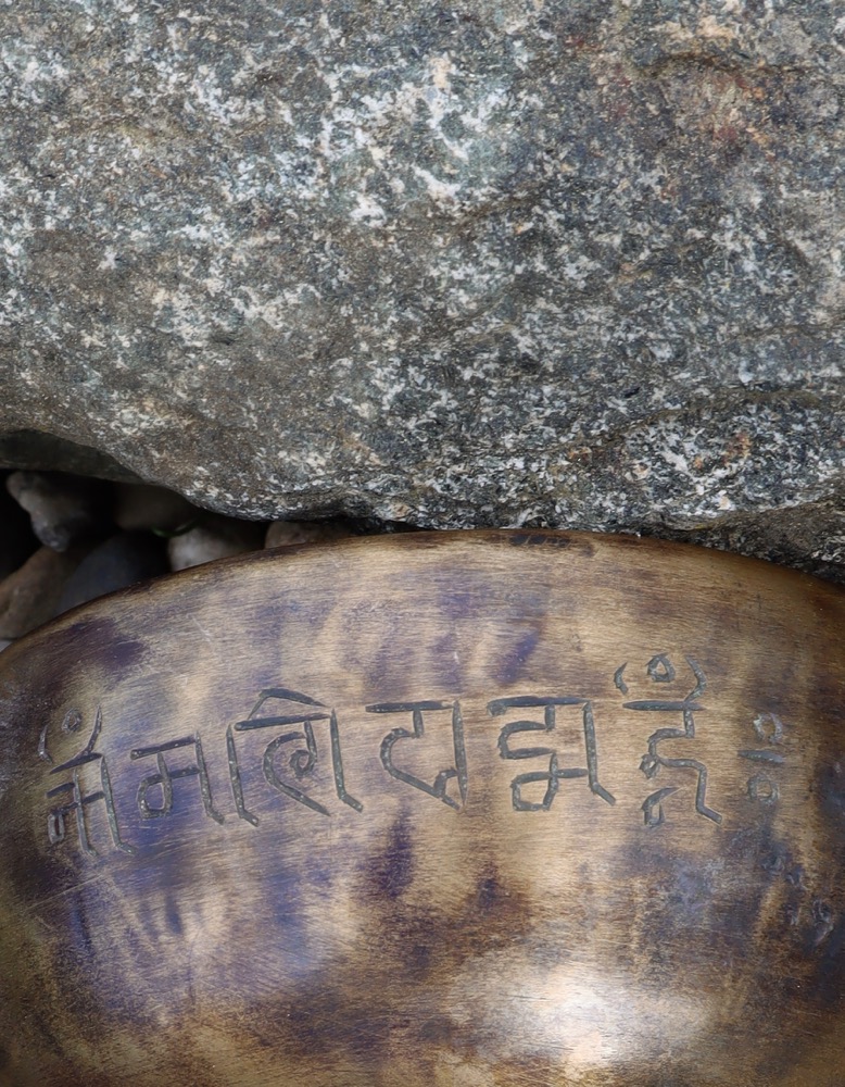 Klangschale Vollmond Mond Sid. 12 cm inkl. Schlägel und Kissen